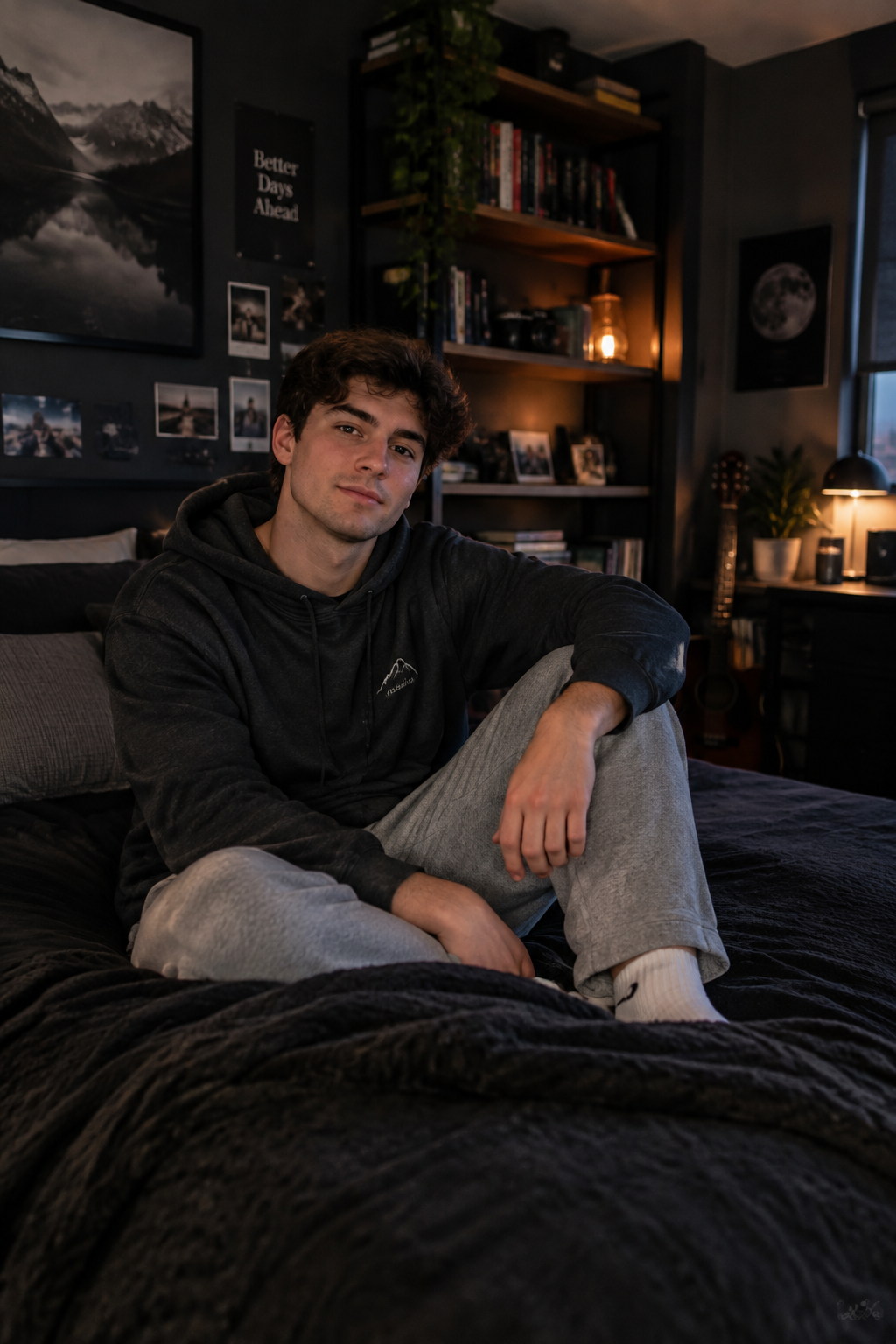 files/chico-adulto-joven-en-su-habitaci-n.png